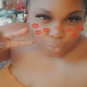 Meet your Posher, Samia